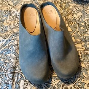 BRYR clogs in agave leather, size 9